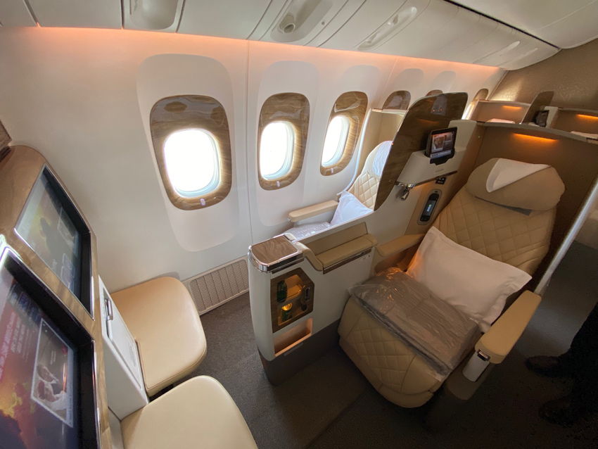 Video Review Emirates New Business Class For Boeing 777